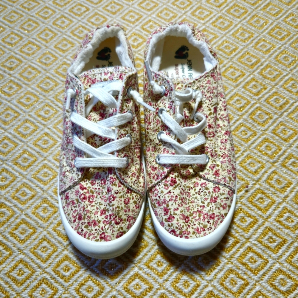 JENN ARDOR Pink Floral Slip On Sneakers in Women's size 8